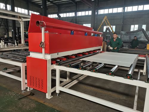 เครื่องตัดแผ่นยิปซัมบอร์ด 3 เมตรแบบปรับแต่งเองสำหรับลูกค้าชาวรัสเซีย