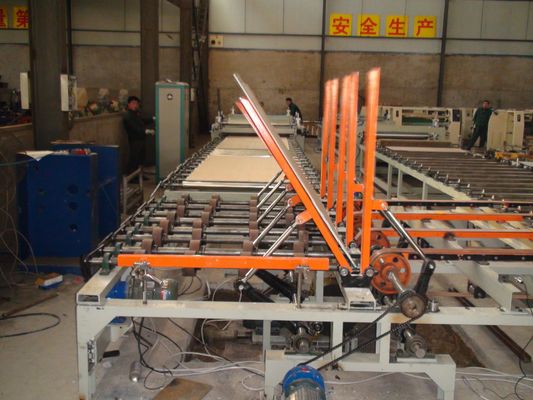 เทคโนโลยีที่ก้าวหน้า เครื่องปรับผนัง PVC และอลูมิเนียม