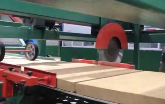 ราคาดี สายการผลิตขนสัตว์หินน้ำหนักเบาควบคุมด้วย PLC ประหยัดพลังงานสำหรับการผลิตแผ่นใยแร่ ออนไลน์